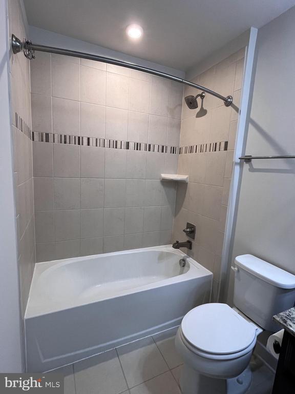 Building Photo - 42593 Burbank Terrace