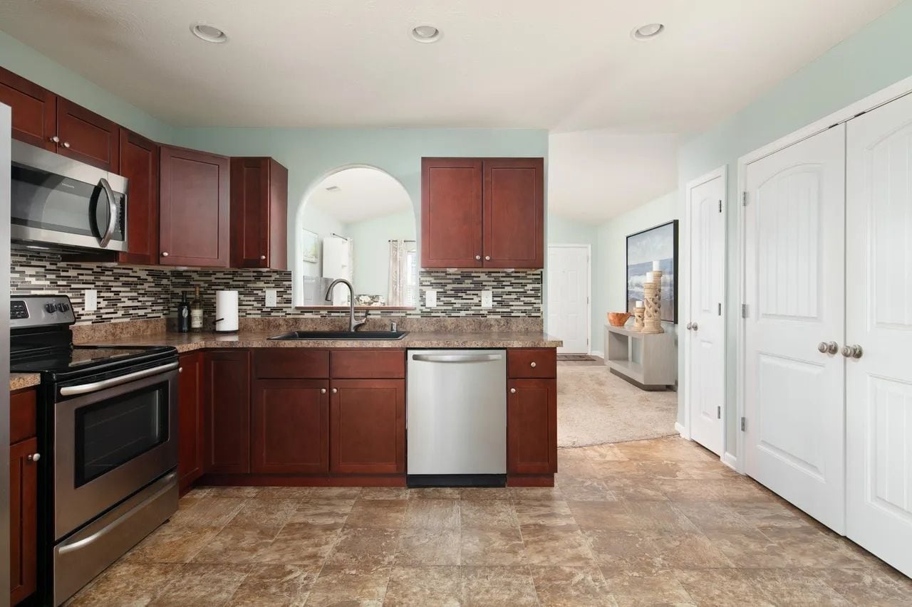 Building Photo - 138 Nathan Hale Dr