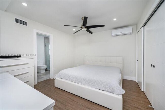 Building Photo - 3077 SW 5th St