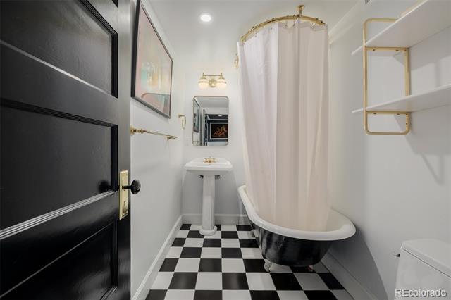 Building Photo - 353 Bellaire St