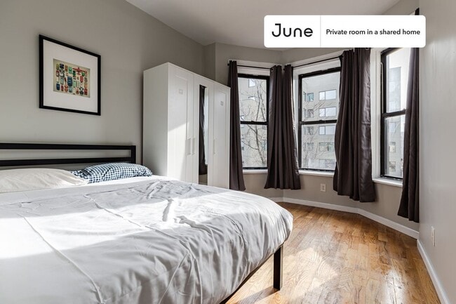 Building Photo - 362 Parkside Ave