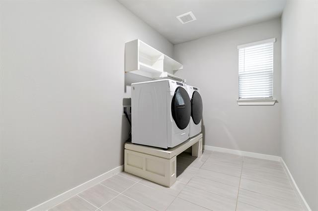 Building Photo - 1900 Brentwood Ln