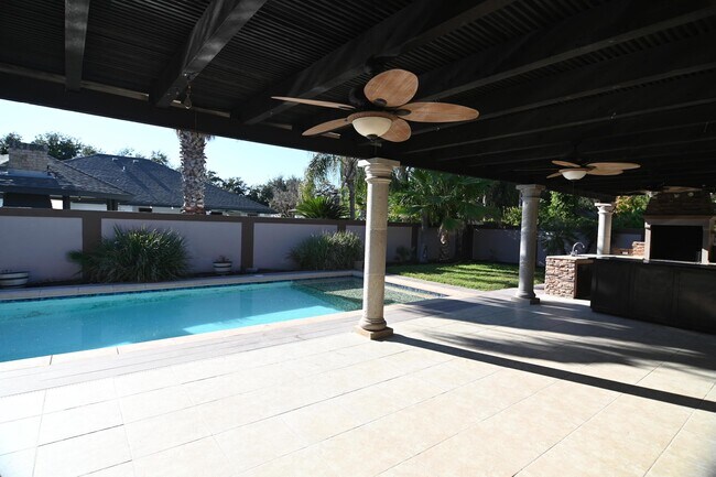 Building Photo - 3134 Homer Dr