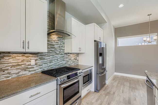 Building Photo - 2851 W 21st Ave