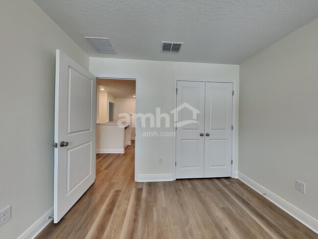 Building Photo - 27243 St Andrews Ave