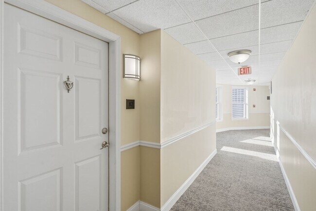 Building Photo - 295 Salem St