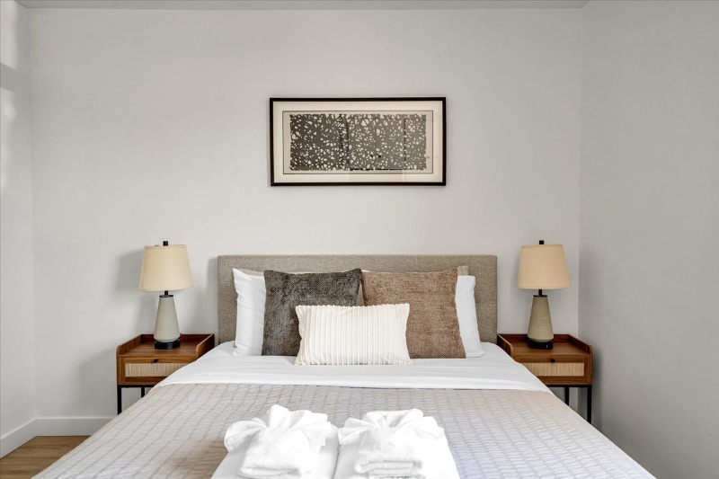 Building Photo - 1007 N Mohawk Ave