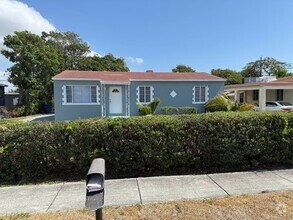 Building Photo - New Rental Listing in Riviera Beach, FL!