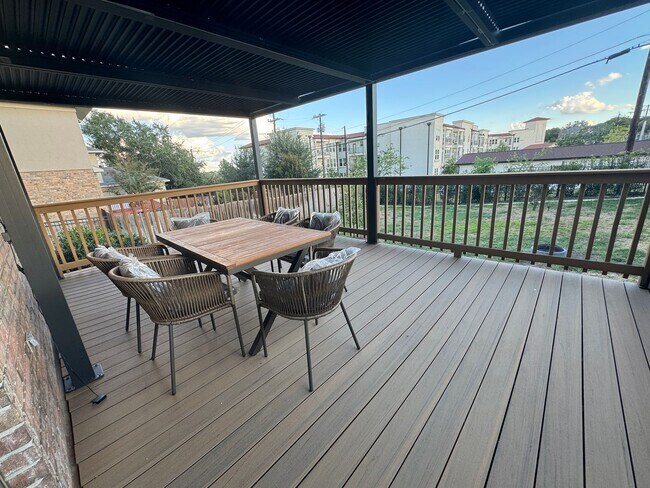 Building Photo - GATED COMMUNITY  |  STONE OAK  |  4 BEDROOMS + HUGE LOFT  |  SMALL LOFT/NURSERY/OFFICE/  |  EXCEL...