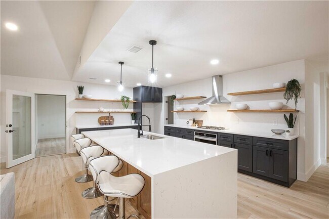 Building Photo - 2508 Aldford Dr