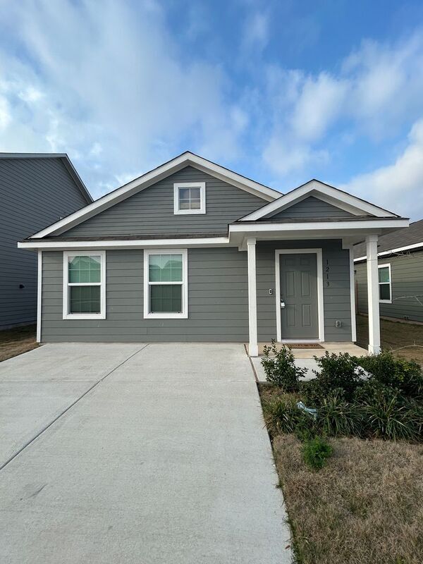 Primary Photo - 1213 Catfish Ln