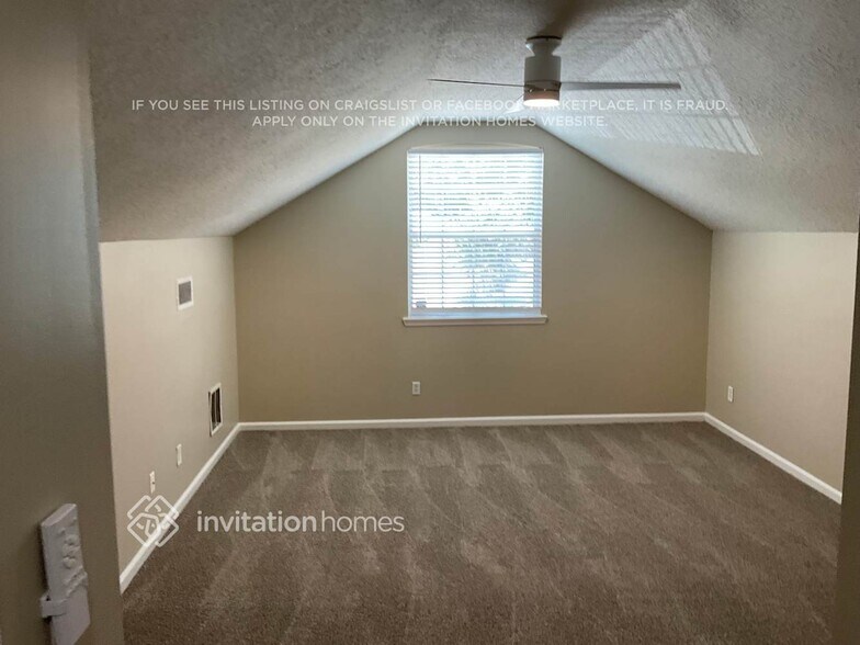 Building Photo - 8551 Crooked Tree Dr