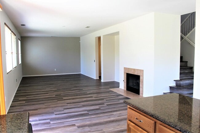 Building Photo - 3 Bed 3 Bath Menifee Home for rent