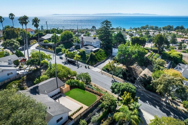 Building Photo - Beautifully Remodeled Mesa home with Ocean...