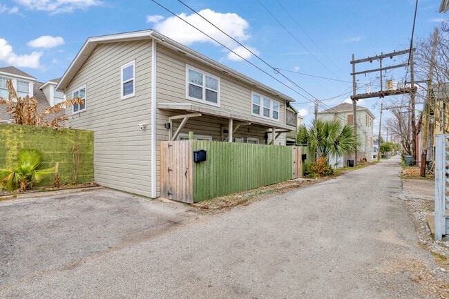 Building Photo - 1217 Market St