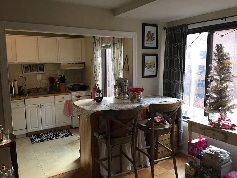 Building Photo - 1440 N St NW