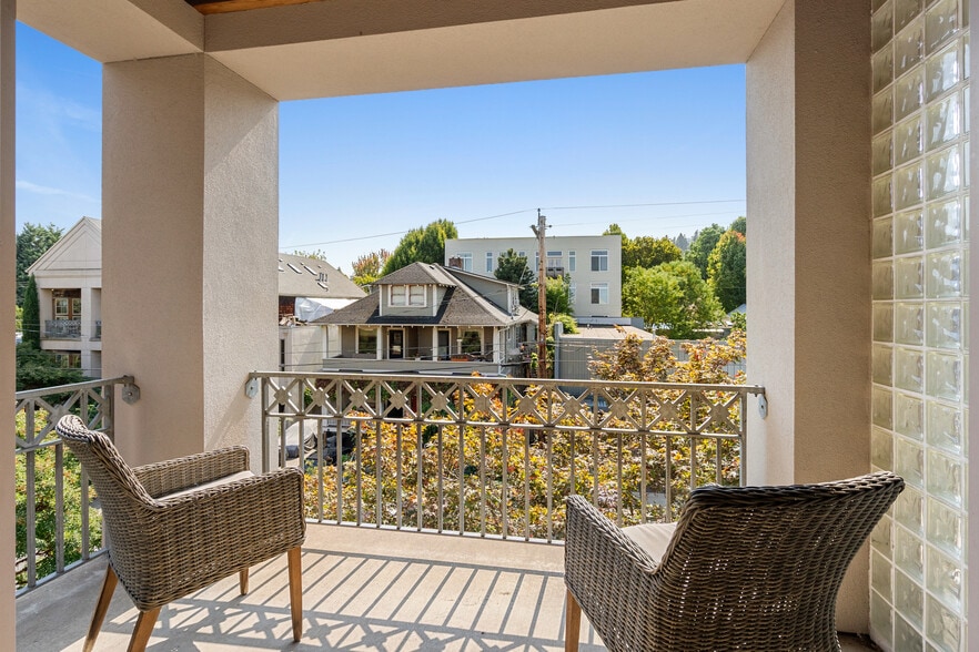 Building Photo - 2537 NW Upshur St