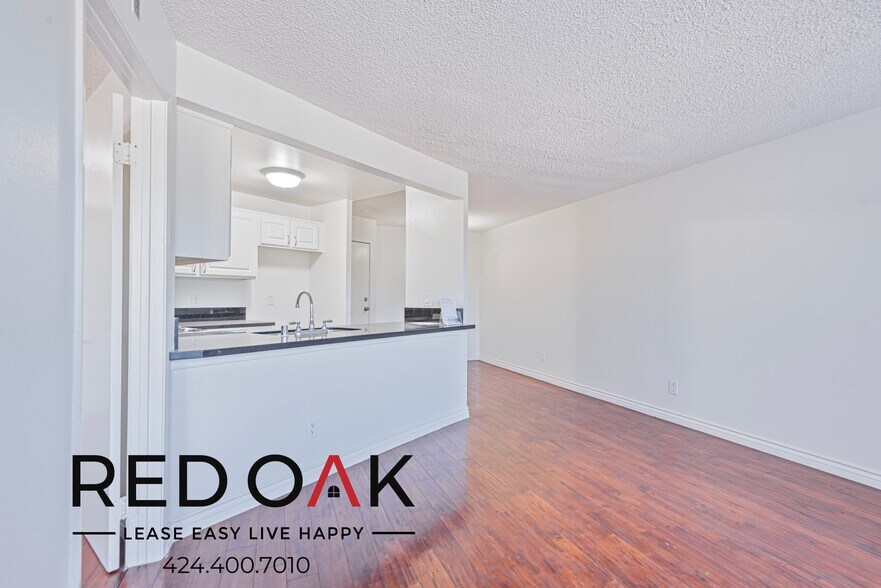 Building Photo - 6660 Vineland Ave