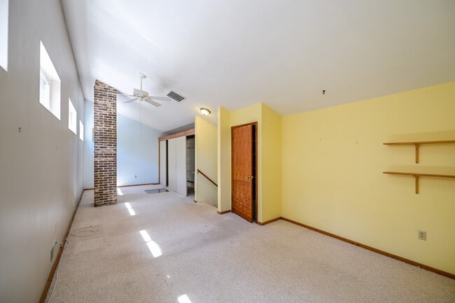 Building Photo - 6605 Jeff Ln