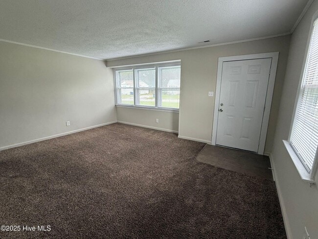 Building Photo - 2253 Onslow Dr