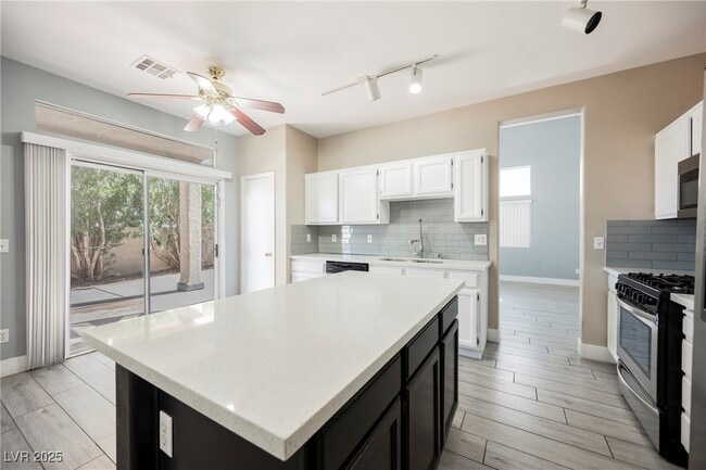 Building Photo - 138 Cam Capri