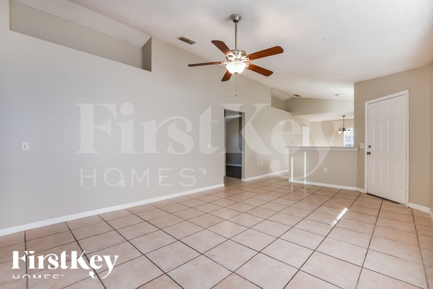 Building Photo - 7432 Little Pond Ct