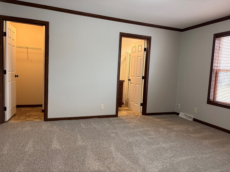 Building Photo - 2200 Winter Park Dr