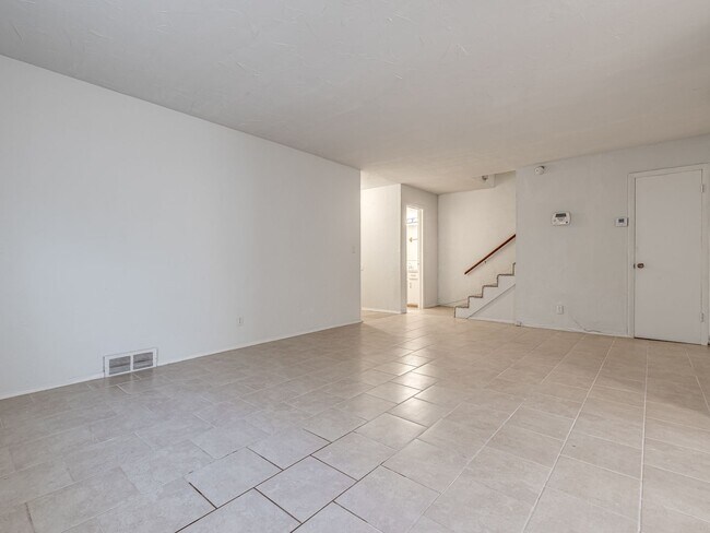 Building Photo - Updated in NE OKC for rent! Minutes to Broadway Extension/235 and Downtown!