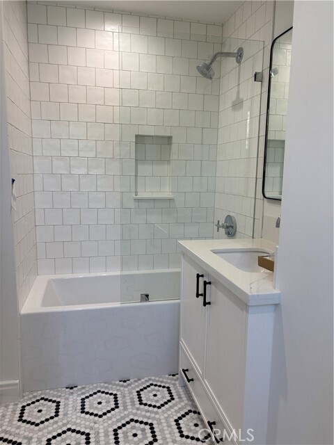 Building Photo - 4832 La Canada Blvd