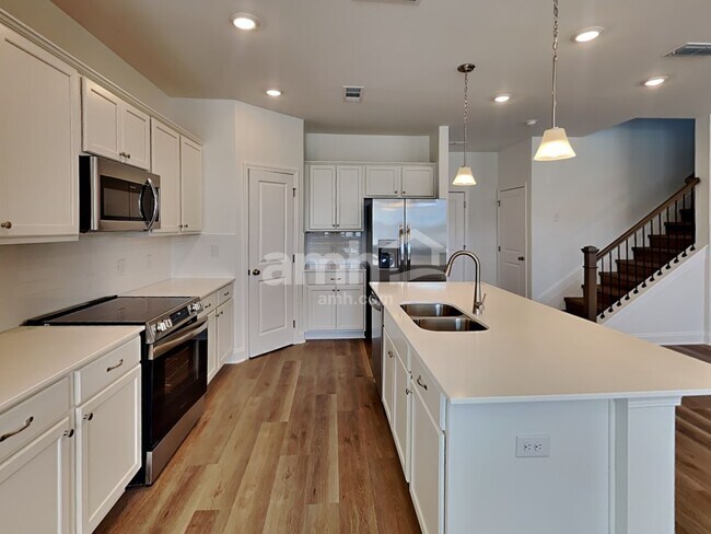 Building Photo - 210 Argea Dr
