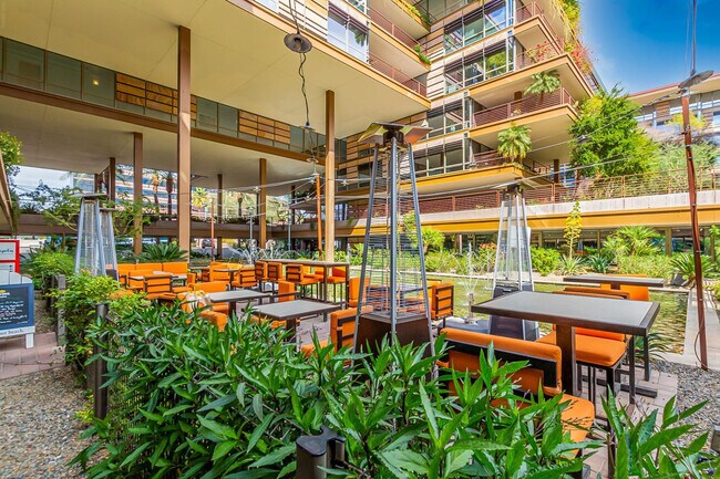 Building Photo - 7151 E Rancho Vista Dr