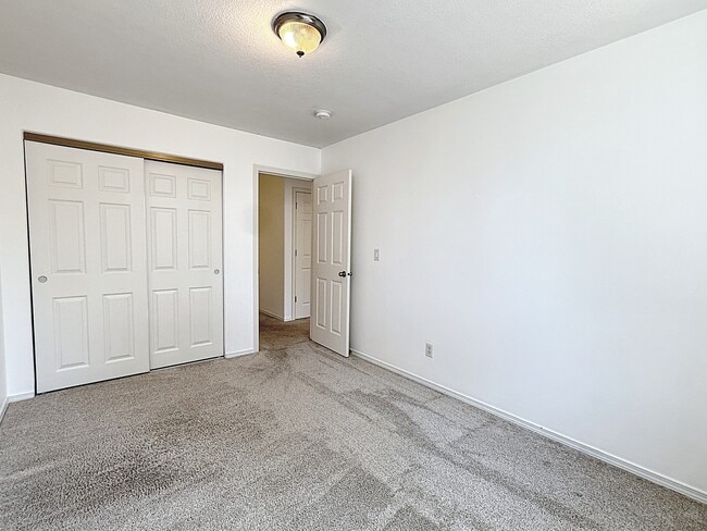 Building Photo - 8807 N Tyndall Ave