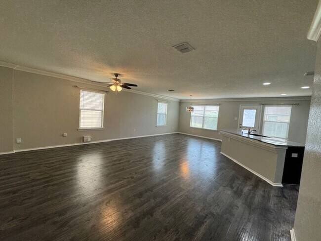 Building Photo - Coming soon... Move in May 8th, 2026