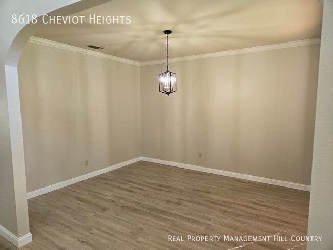 Building Photo - 8618 Cheviot Heights