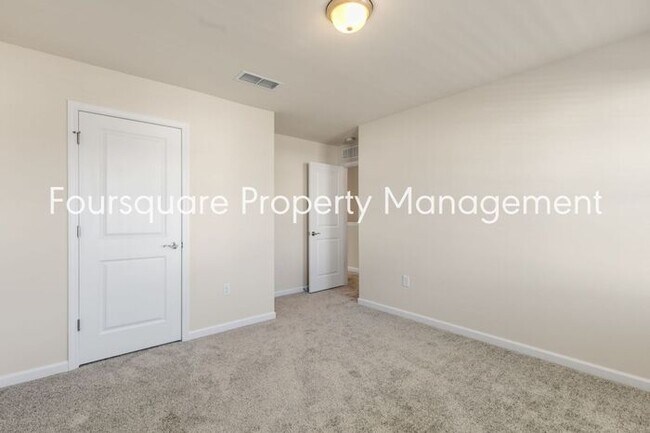 Building Photo - 4 Bedroom Home with 2nd Floor Loft- Kitchen Island & 2-Car Garage – Convenient Raleigh Location