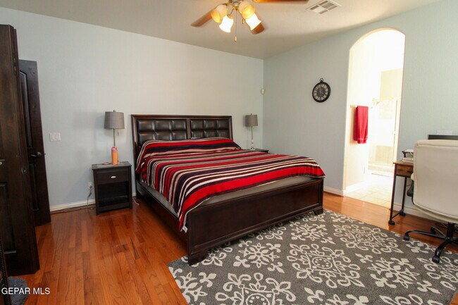 Building Photo - 6044 Los Pueblos Dr