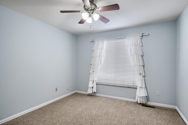 Building Photo - 9608 W Trailmark Pkwy