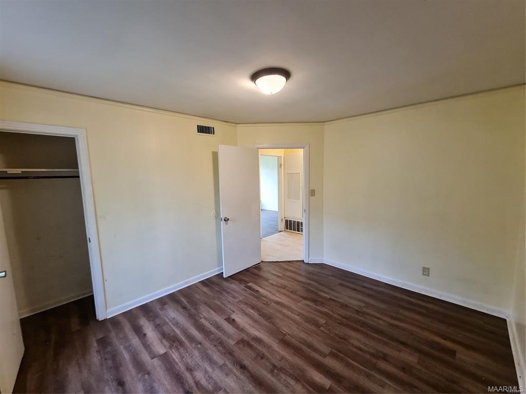 Building Photo - 1220 Lynwood Dr