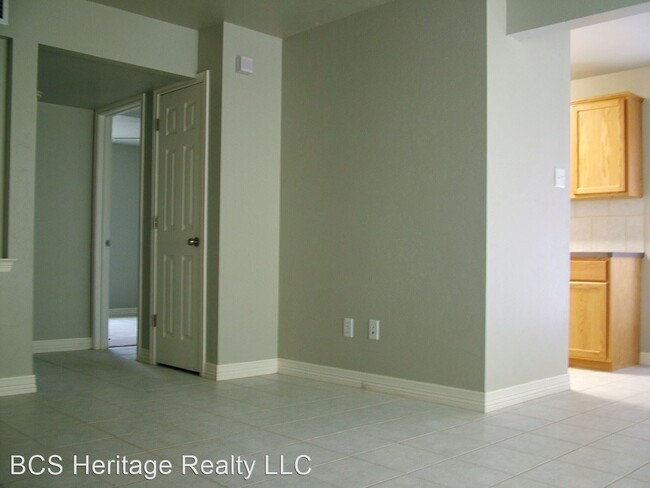 Building Photo - 4300 Boyett St