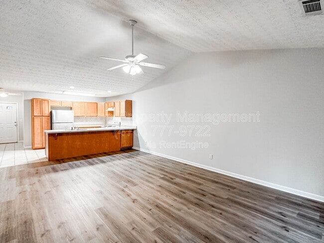 Building Photo - 3989 Hidden Hollow Dr