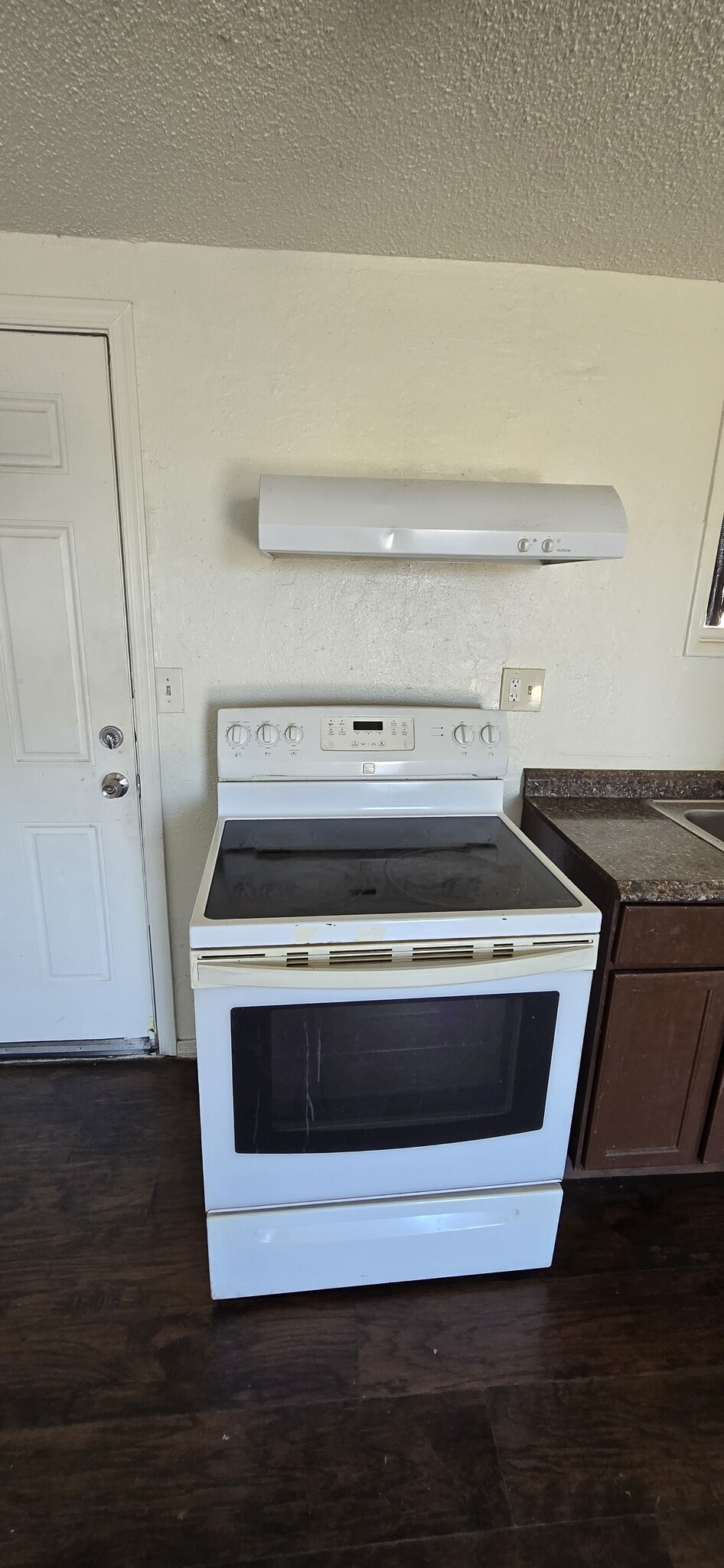 Building Photo - 212 S 93rd Ave