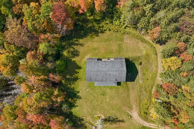 Building Photo - 1724 Calhoun Hill Rd