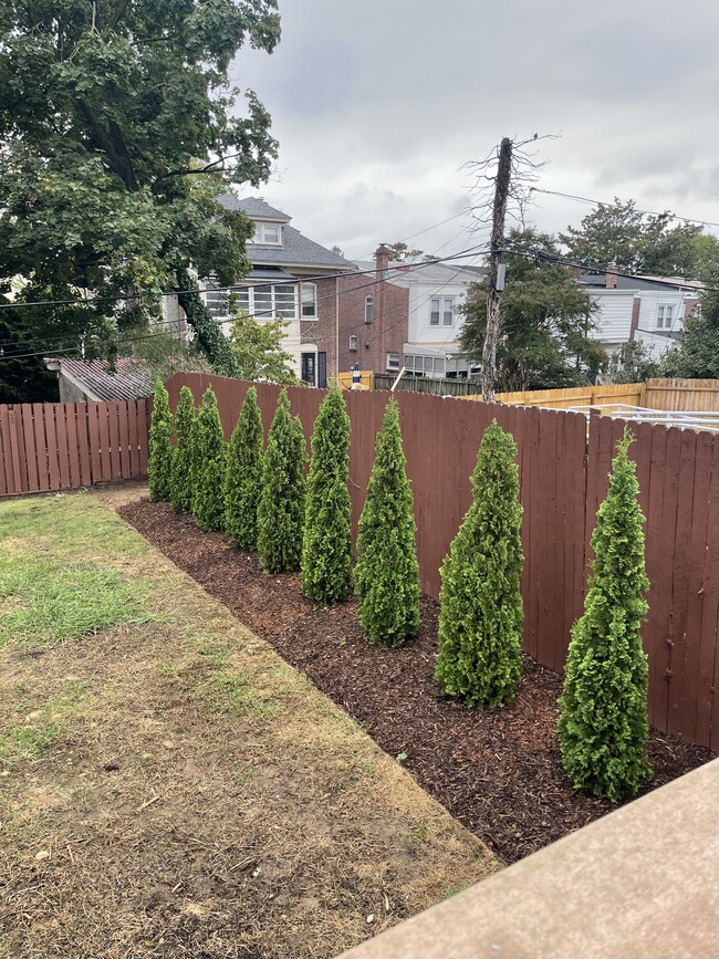 Building Photo - 1416 Riverview Ave