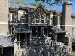 Building Photo - 17 St Claire Ln NE