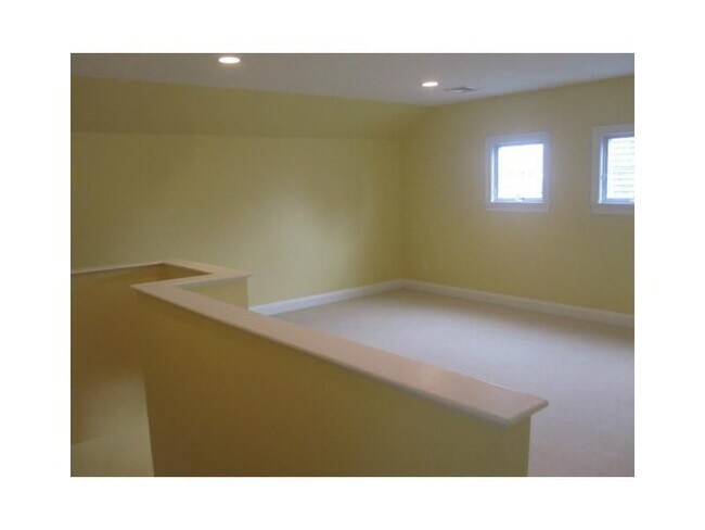 Building Photo - 99 Ferry Landing Cir