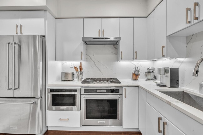 Building Photo - 746 NE 16th Terrace