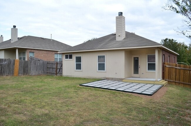 Building Photo - 105 Pecanwood N