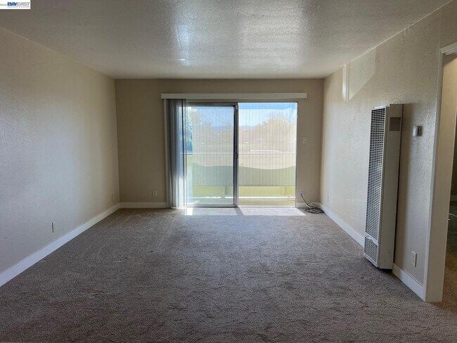 Building Photo - 36976 Mulberry St