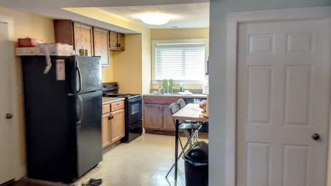 Building Photo - 96 Floral Ave