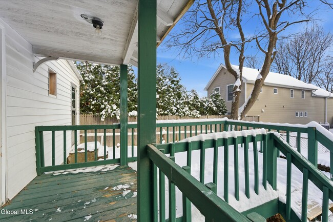 Building Photo - 106 Lawrence St